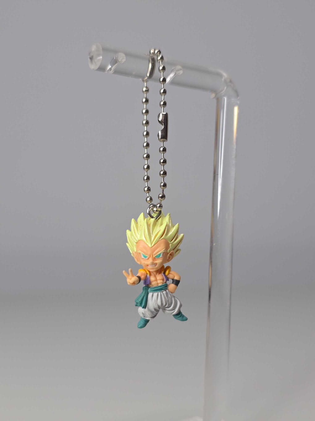 Gotenks Saiyajin señal de victoria