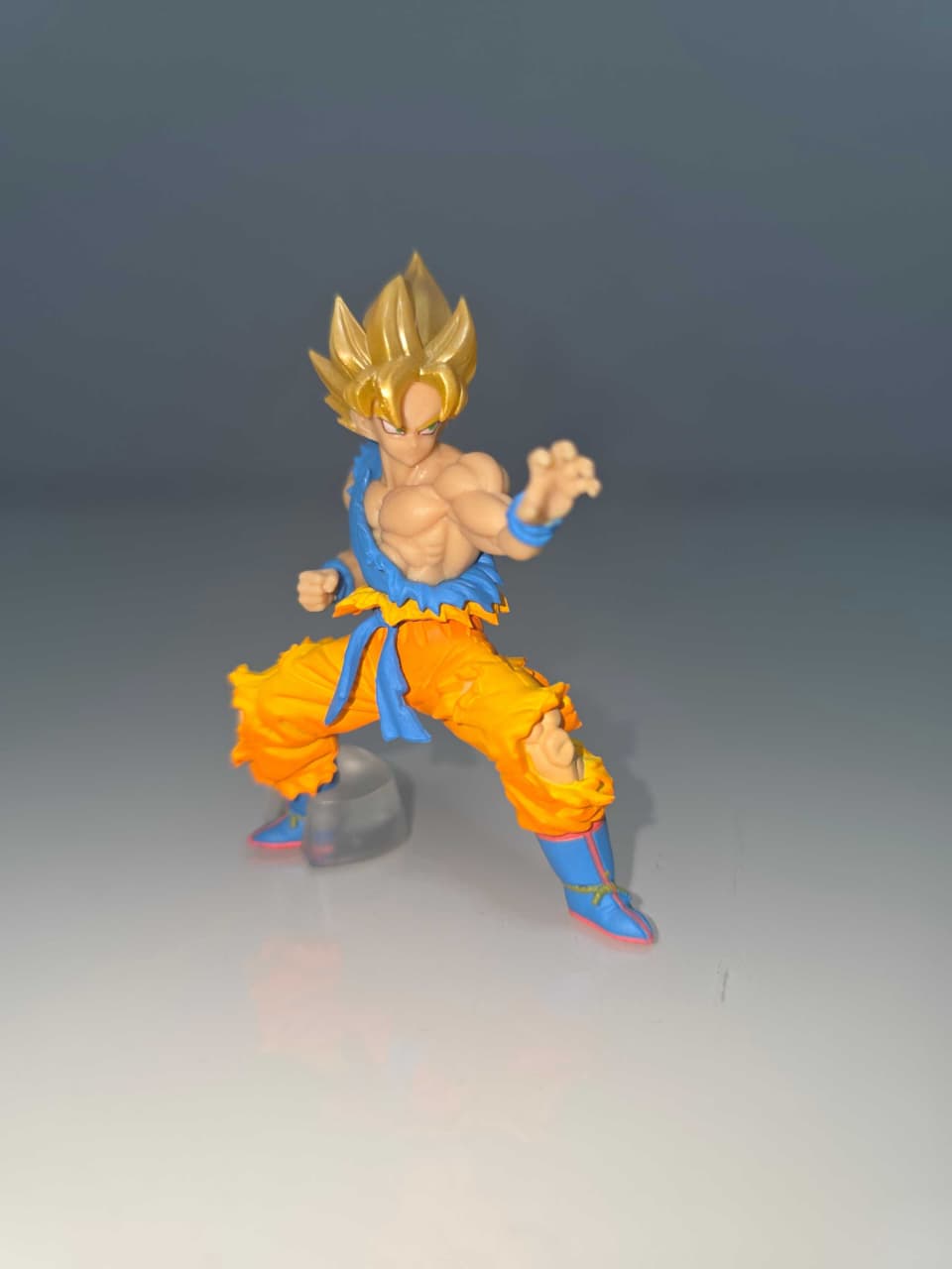 Goku Super Saiyajin (Posición de Pelea)