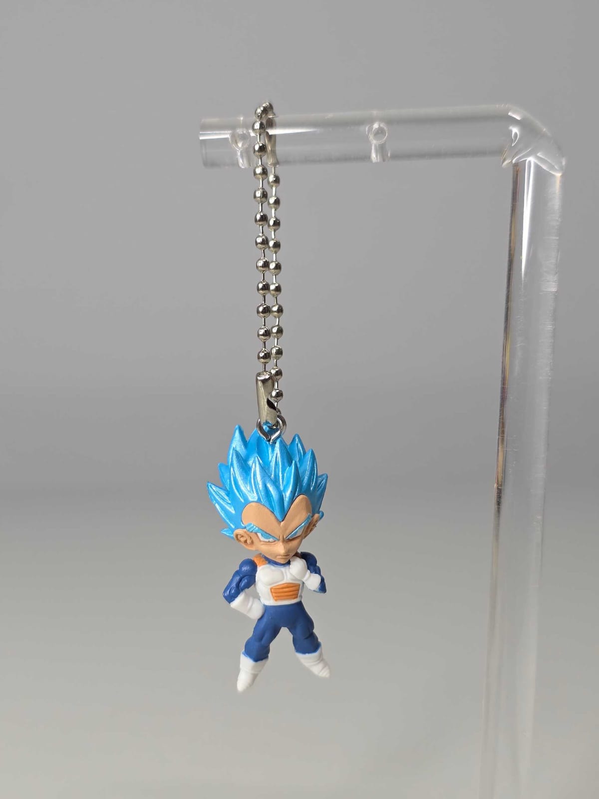 Vegeta Super Saiyajin Blue con traje azul