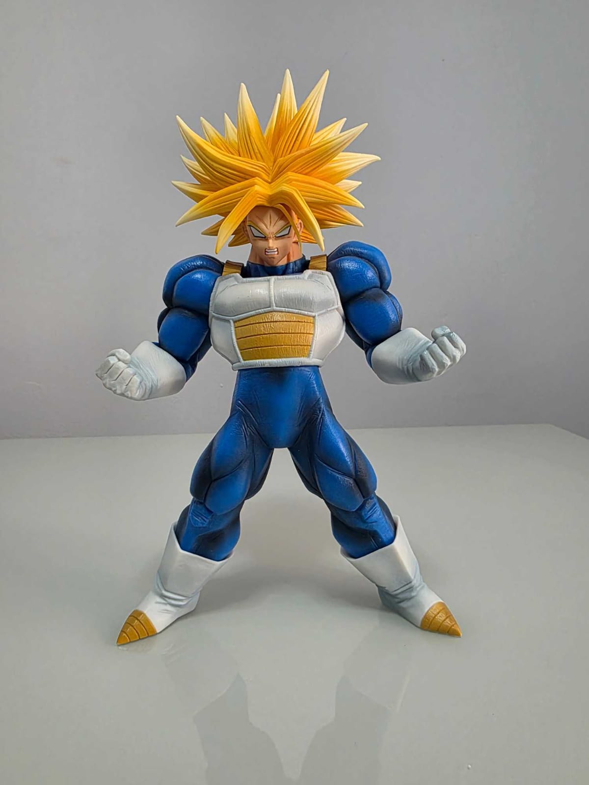 Super Trunks premio E – Dragon Ball EX