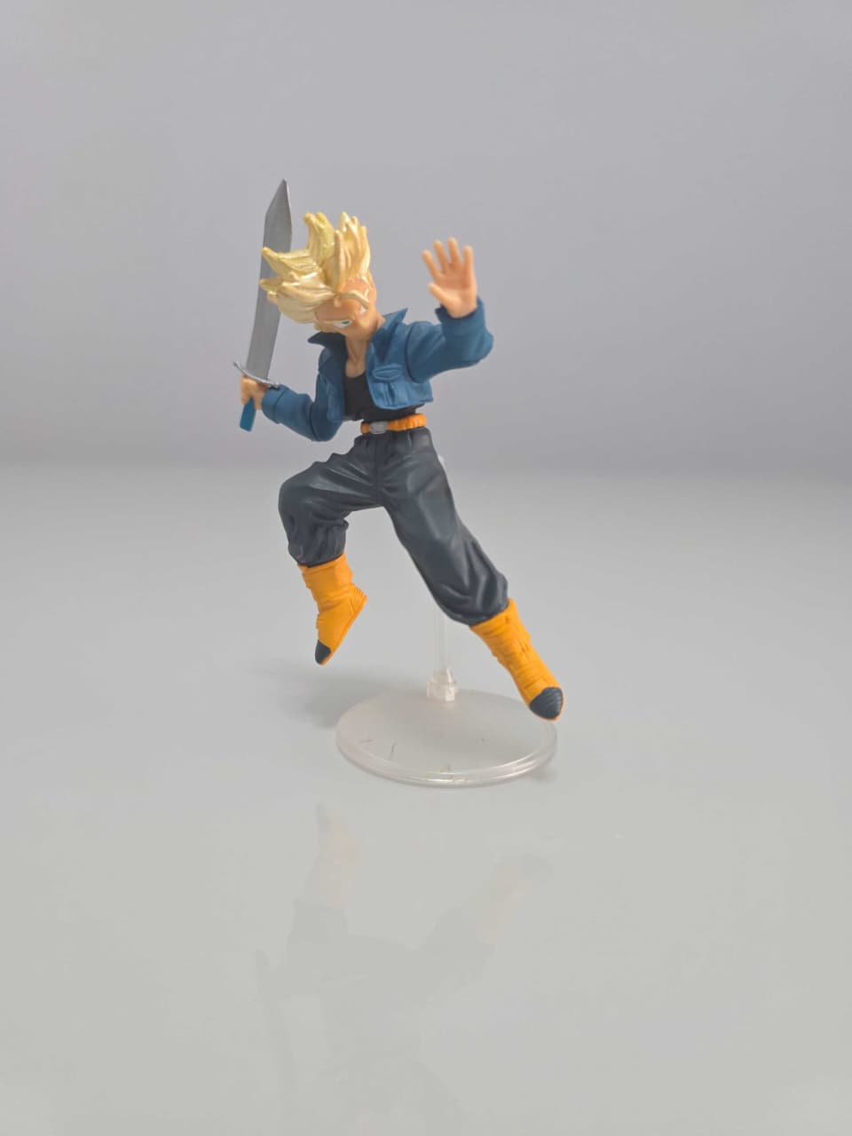Trunks del Futuro Super Saiyajin – Articulable