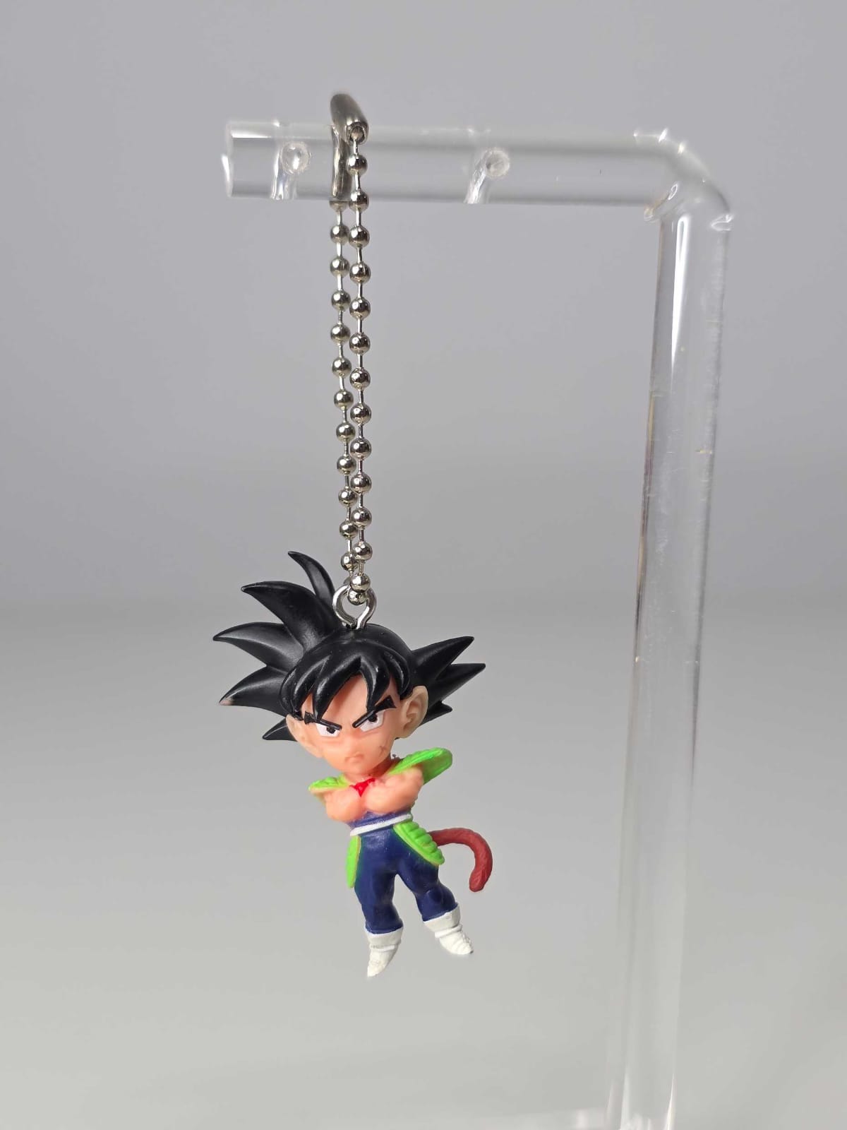 Bardock con traje verde