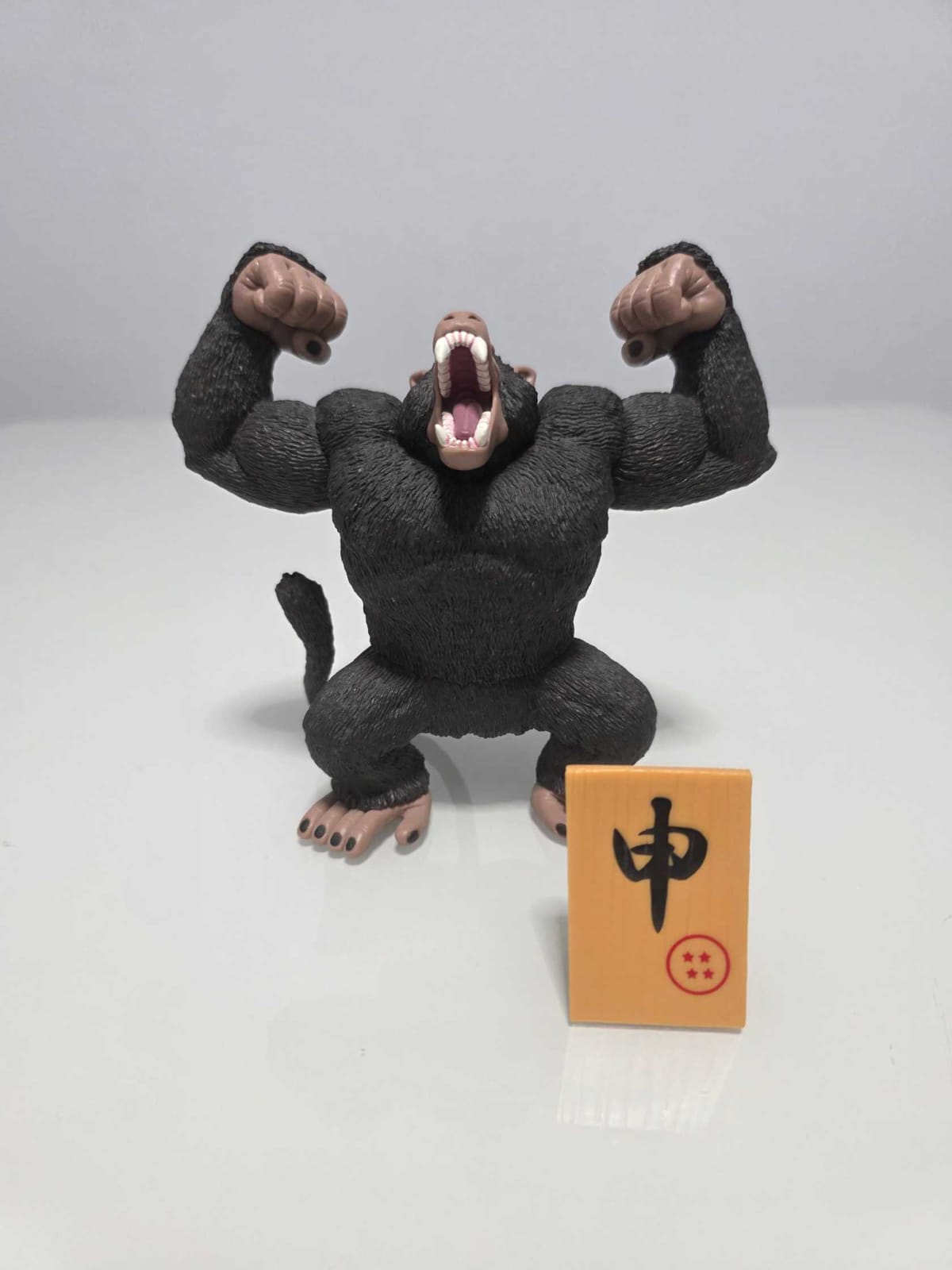 Great Ape Ozaru Marrón