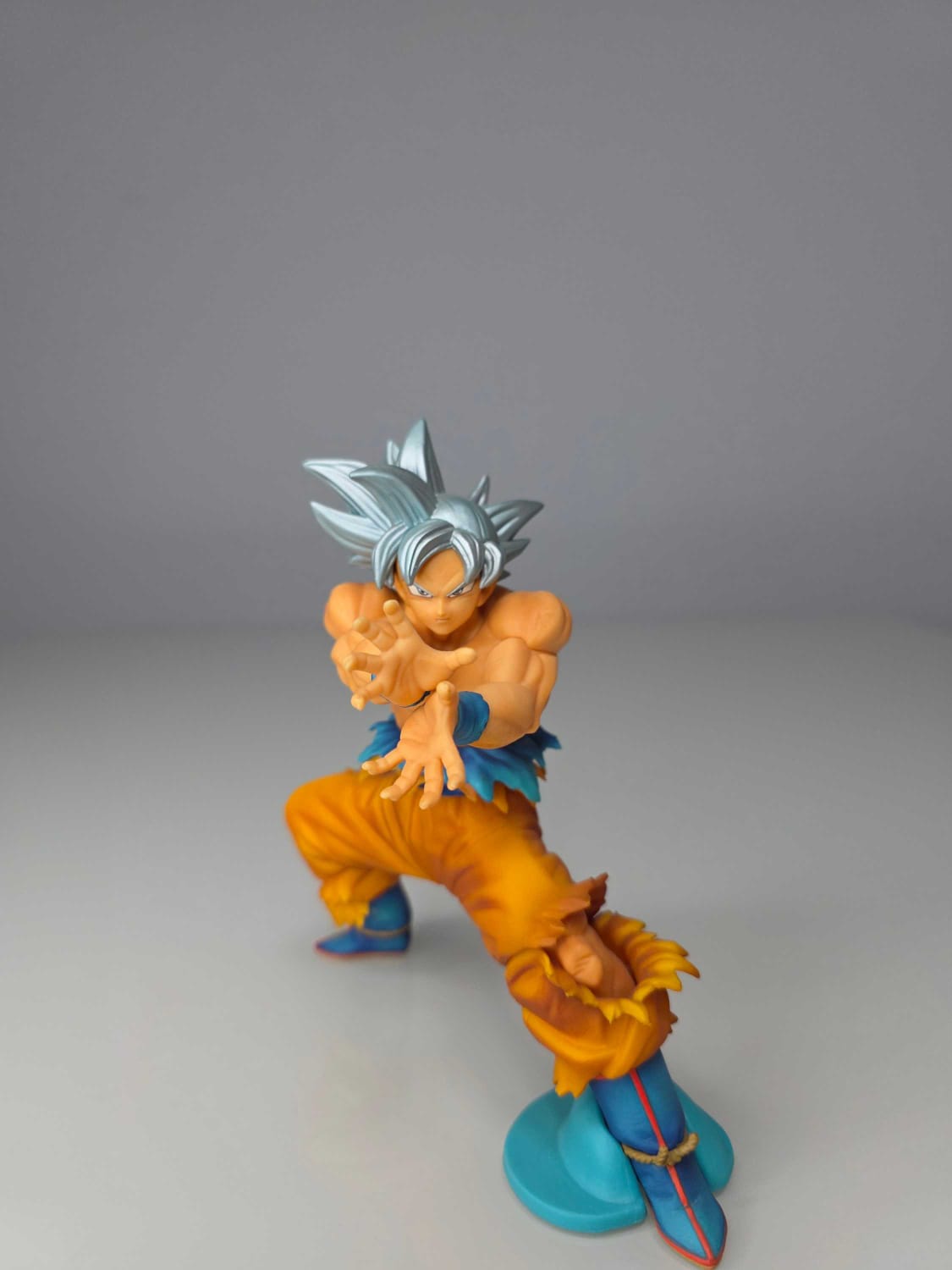 Goku Ultra Instinto - Super warriors