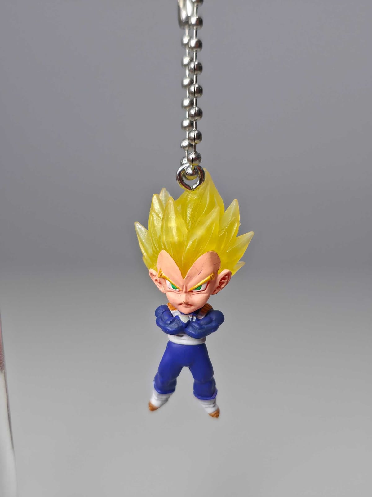 Vegeta Saiyajin con los brazos