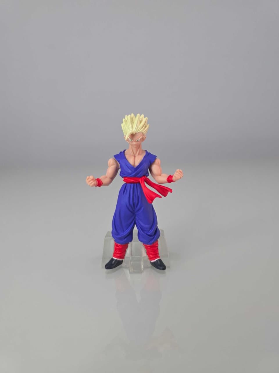 Gohan Super Saiyan (Traje Morado)